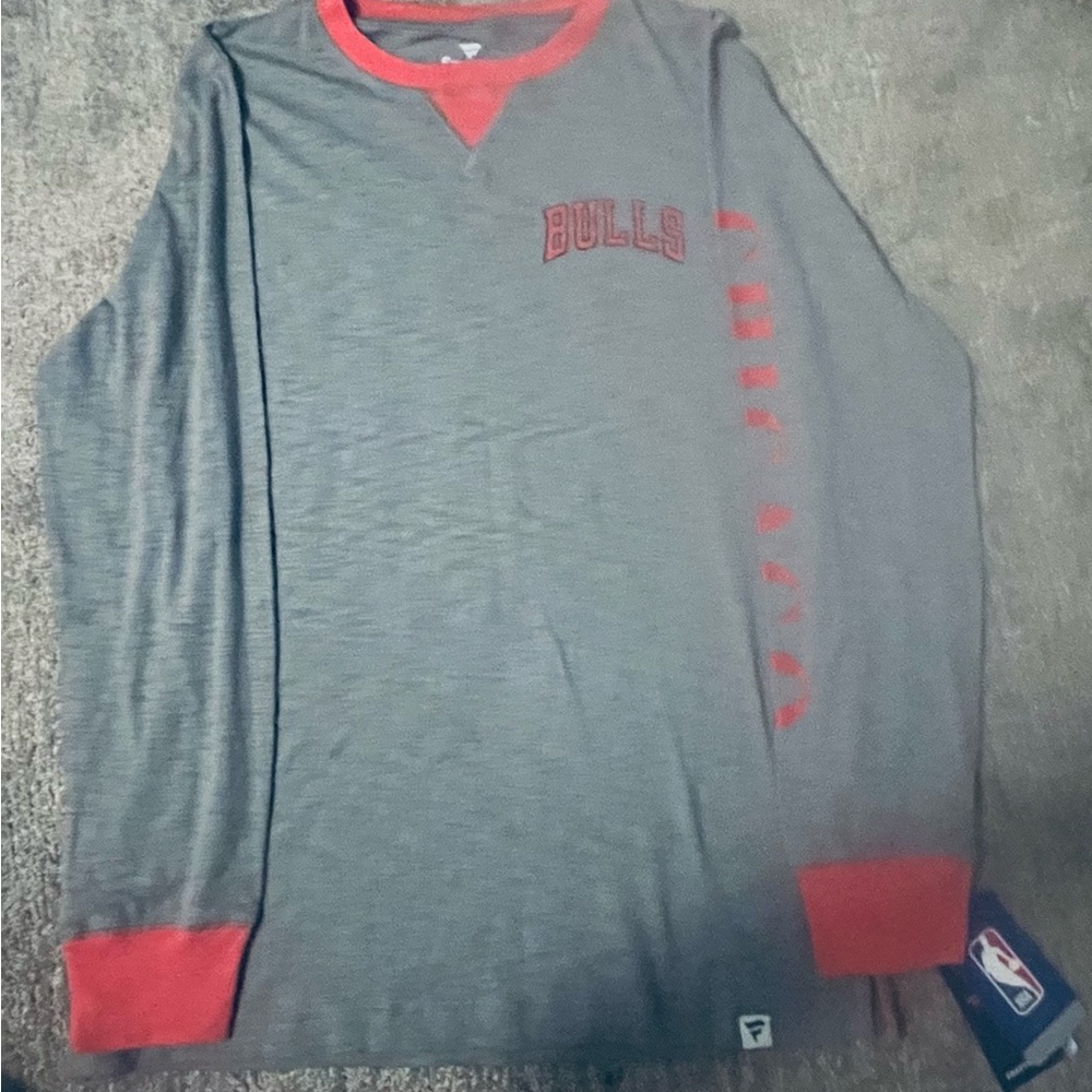 Fanatics Bulls Gray and Red Long Sleeve Tee